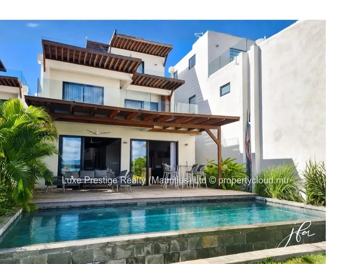 Luxury 4-Bedroom Waterfront House for Rent in Poste Lafayette | Private Pool, Lagoon Views & Secure Residence