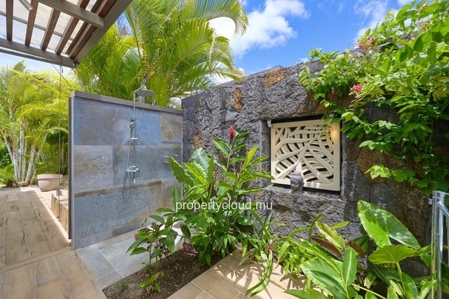 A vendre villa dans une résidence de prestige accessible aux étrangers. A deux minutes du centre de Grand Baie.