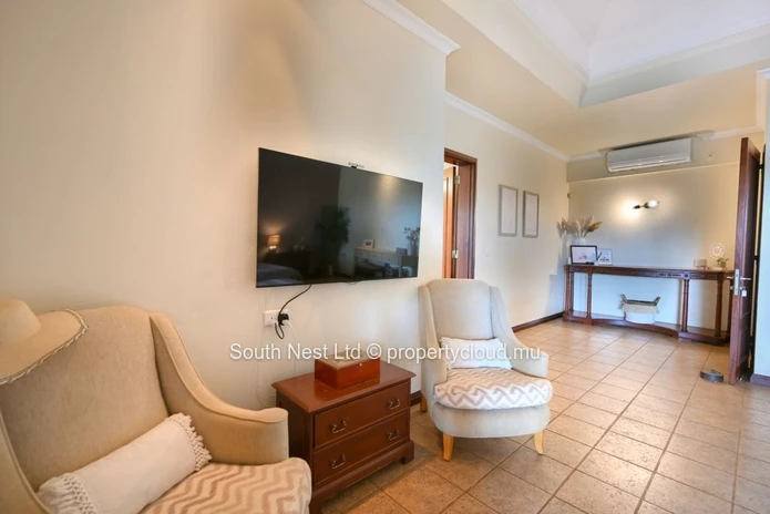 Villa de Luxe d'Exception à Tamarin | Domaine Golfique Privé & Art de Vivre Exclusif
