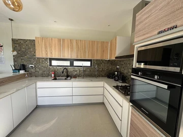 4 Bedroom Villa