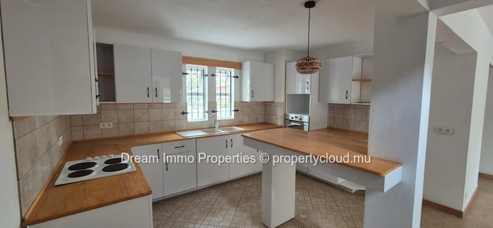 4-bedroom family villa with private pool in Albion – Mauritius