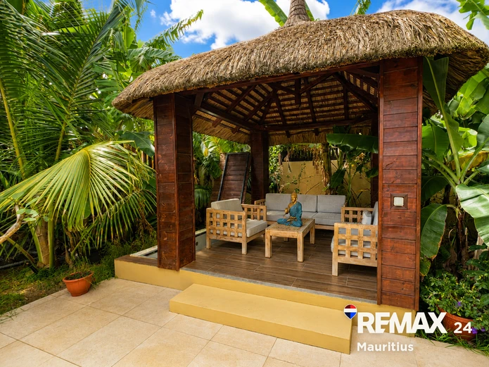 Tropical Family Villa with Pool & Independent Studio - Grand Baie, Chemin Vingt Pieds 3 En-Suite Bed
