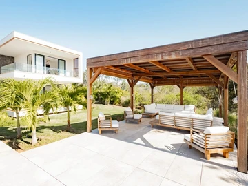 5 Bedroom Villa