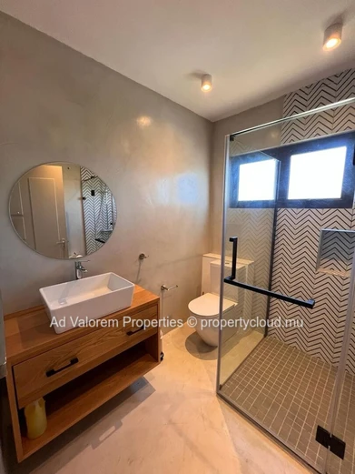 A Vendre - Villa dans un gated community sécurisé à Albion