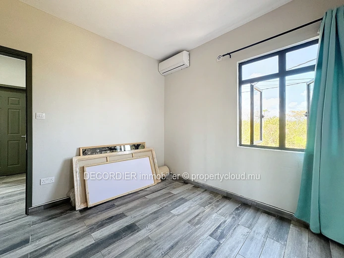 140 m² house with swimming pool