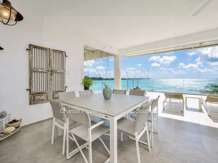 Penthouse d’exception pieds dans l’eau à Péreybère