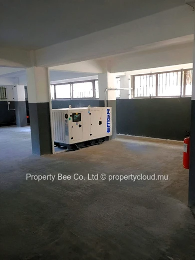 2024 Unfurnished office: Main Road Beau Bassin / Medical-Health