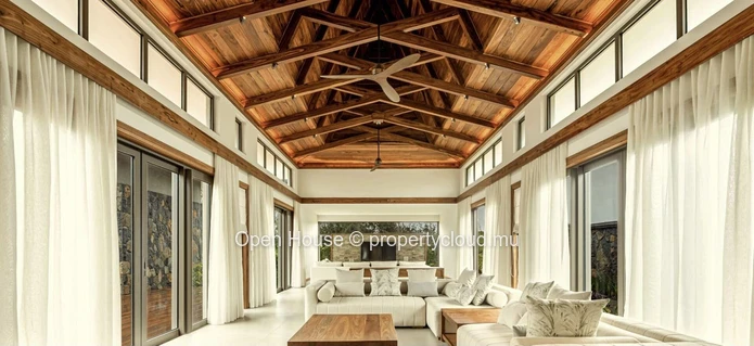 VILLA PDS à vendre à Balaclava, 473m² sur 1671m² terrain, piscine, accessibles aux étrangers.
