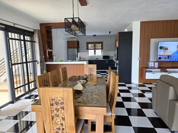 6 Bedroom Villa