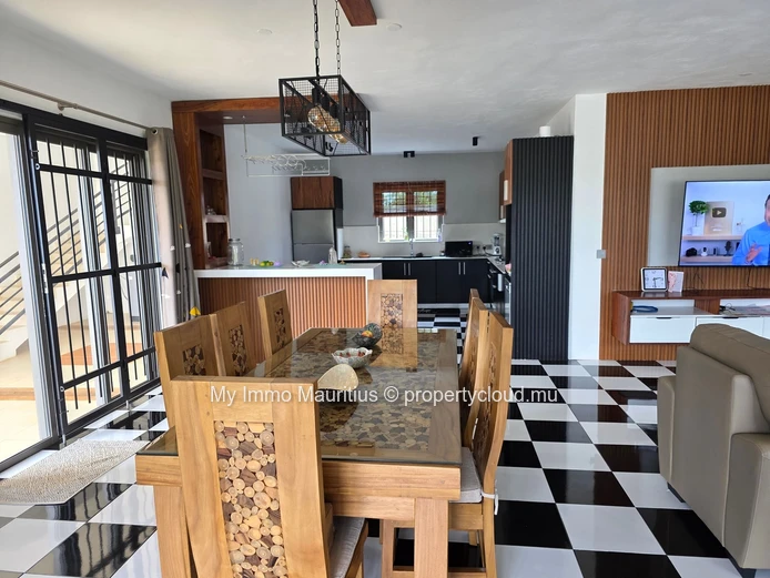 Recent 6-Bedroom Villa with Swimming Pool – Pointe aux Lascars