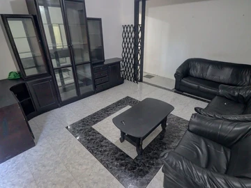 6 Bedroom House