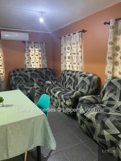 Beau triplex entièrement meublé à louer (longue et courte durée) – Melville, Grand Gaube