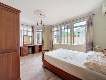 7 Bedroom House