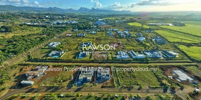Villa 4 Chambres | Piscine Privée | Smart City De Beau Plan | Citoyens Mauriciens