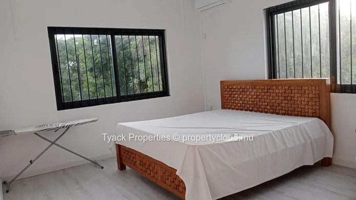 Villa Meublée de 4 Chambres avec Piscine à Vendre à Calodyne