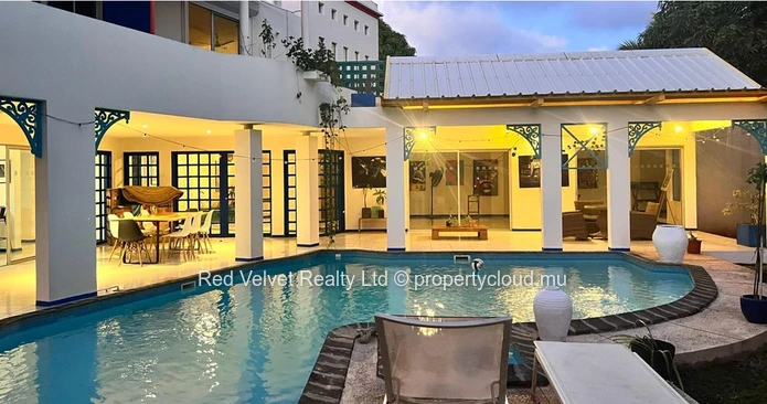 Villa de luxe de 4 chambres à vendre à Pereybere