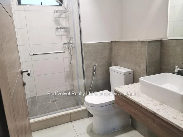Appartement de 3 chambres récemment construit à louer à Sodnac, Quatre Bornes