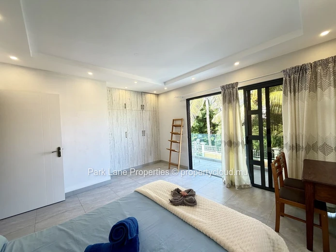 Family detached home with private pool near forest