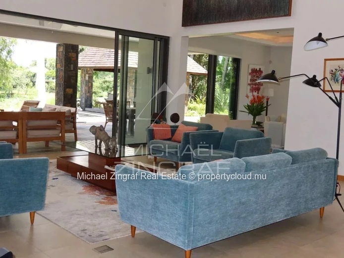 Villa de Prestige face au Golf – Anahita