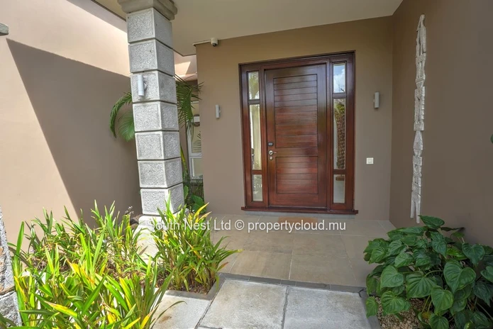 A unique villa where modernity meets tropical charm.