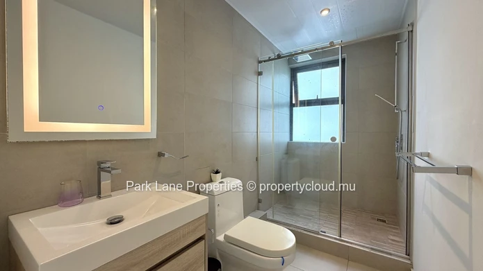 Appartement de 3 Chambres en Location – À 2 Pas de la Plage de La Preneuse