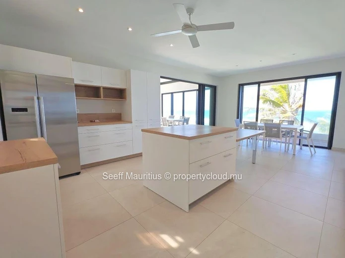 Penthouse Signature – Élégance tropicale à Poste Lafayette