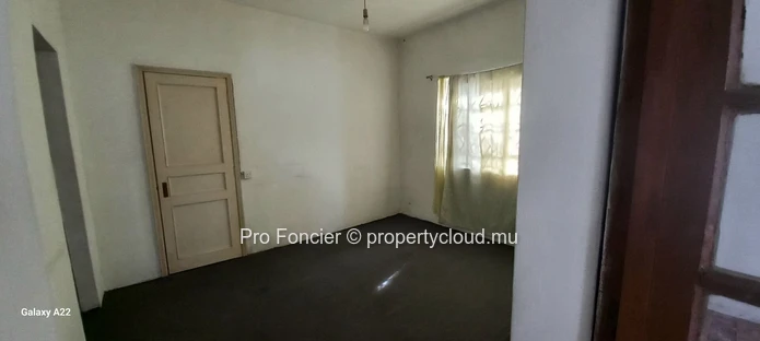 Plot of Land for sale in Quatre-Bornes - Great Commercial Investment