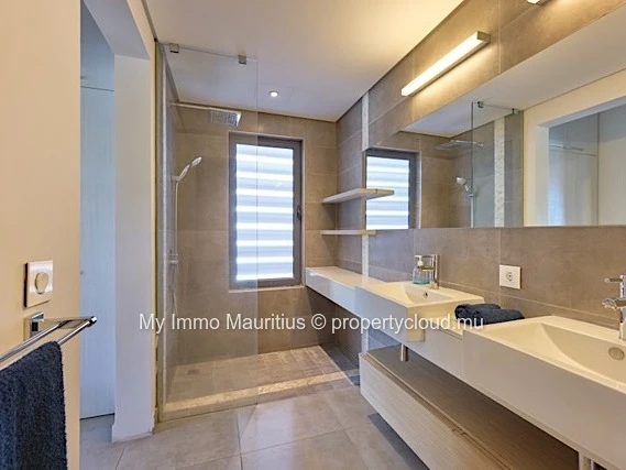 Apartment 3 Minutes' Walk from the Beach