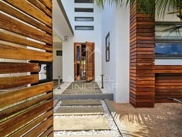 4 Bedroom Villa