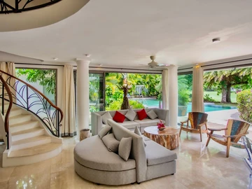 8 Bedroom Villa