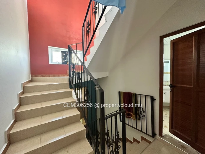 Maison Individuelle à Vendre – St Paul, Vacoas | 4 Chambres 