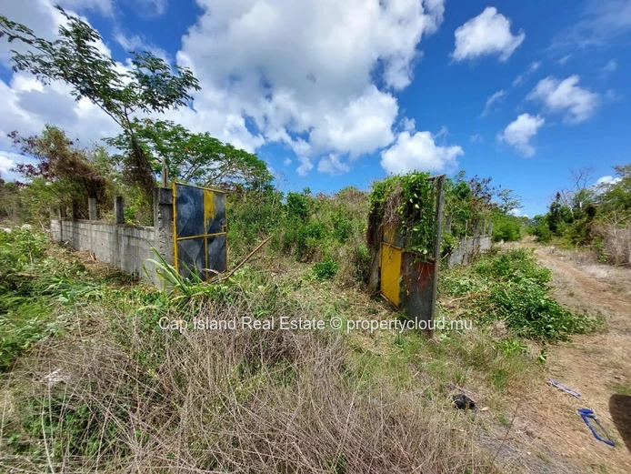 À Vendre – Terrain résidentiel exclusif de 385,6 m² à Grand Baie, avec accès par Péreybère Moulin Cassée et Chemin Vi...
