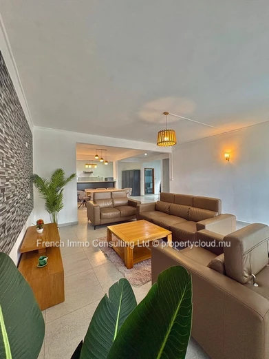 Villa 4 chambres, jardin et piscine a grand baie