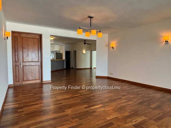 Charming Ground-Floor Apartment with Lagoon and Le Morne Views in Black River