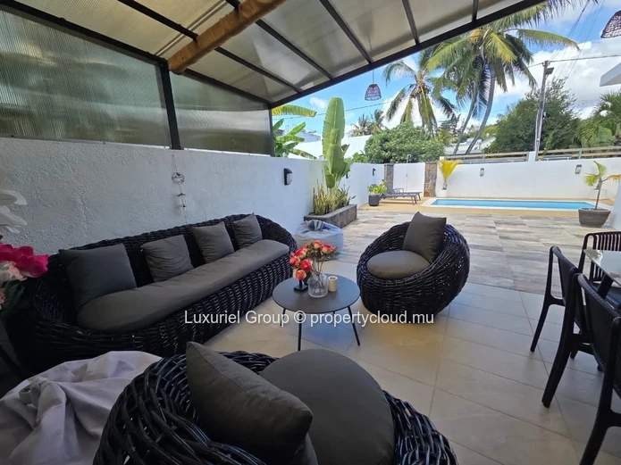 Villa With Pool For Rent – Pointe Aux Canonniers