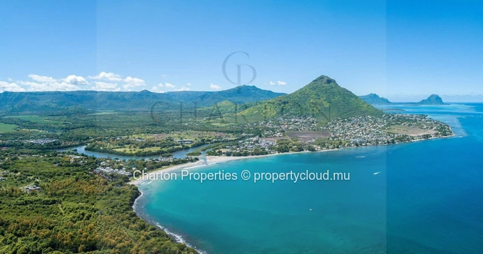 Elegant 3-bedroom penthouse with terrace in a luxury residence