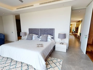 5 Bedroom Villa