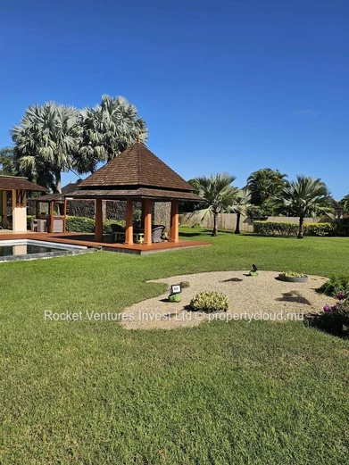 Villa Rénovée de 4 Chambres sur Terrain de Golf – Tamarina, Côte Ouest