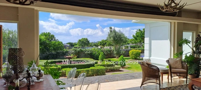 Villa for sale.