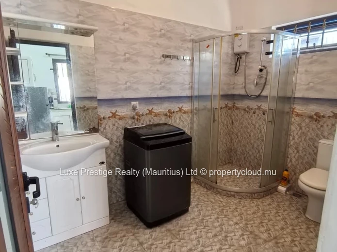 Villa de 1 Chambre à Louer à Trou aux Biches | Piscine Privée, Propriété Clôturée et Espace Extérieur