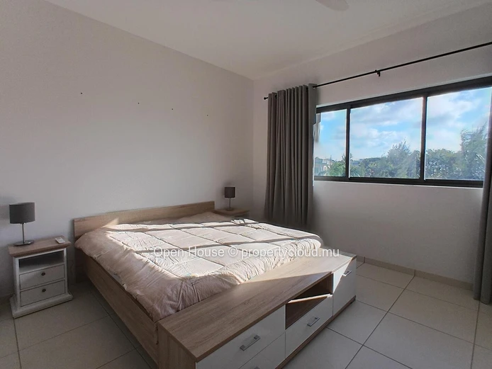 Luxury 3-Bedroom Penthouse with Private Pool in Pereybere