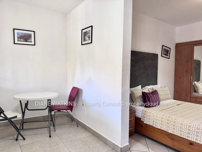 À Louer – Studio en Rez-de-Chaussée d’une Chambre à Mahébourg