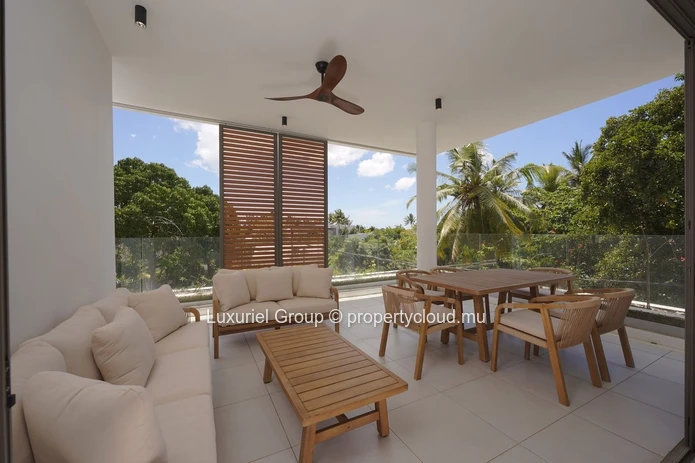 Appartement de luxe à vendre à Pointe aux Canonniers – 3 chambres en suite