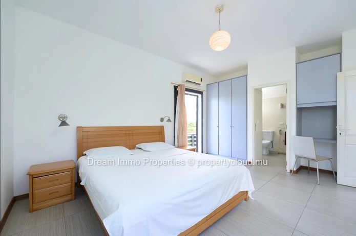 Seafront! Stunning 4-Bedroom Villa With Sea & Mountain Views In Belle Mare - Mauritius