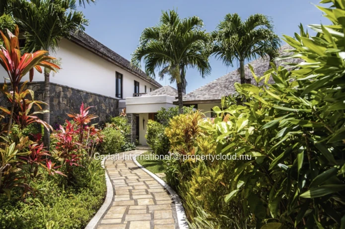 Villa d'exception à Anahita Golf and Resort, vue imprenable sur le golf et l'océan
