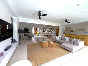 4 Bedroom Villa