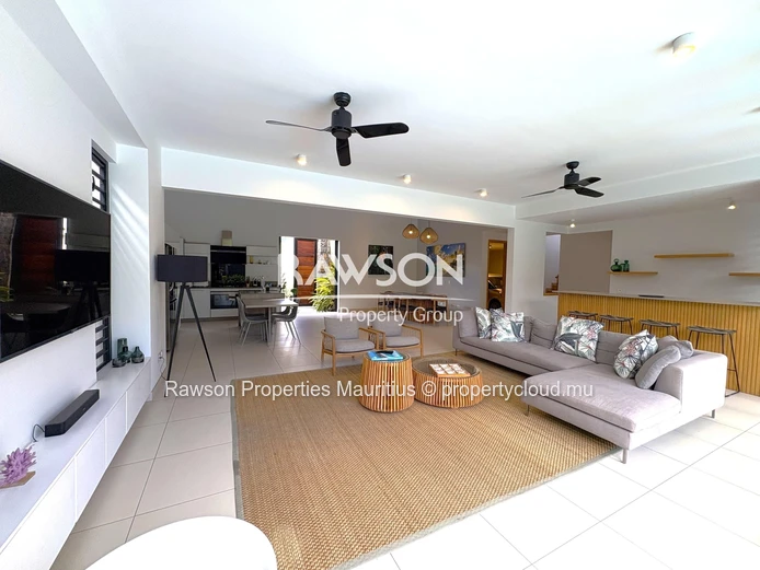 4 Bedroom Villa | Garden And Pool | Pds | Pereybere | Accessible To Foreigners | Usd