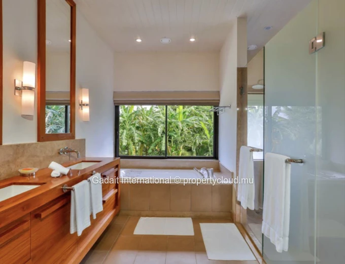 Anahita Mauritius Villa for Rent – 4 Suites, Private Pool & Panoramic Golf & Lagoon Views