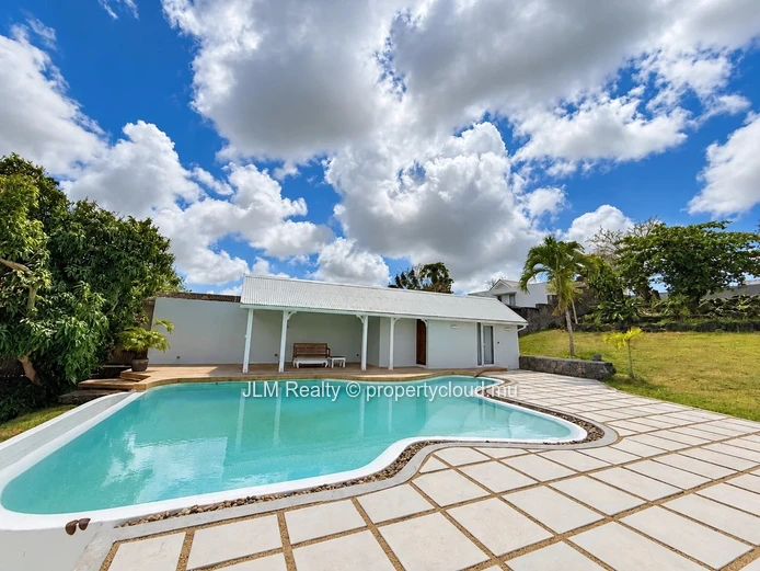For Rent – Colonial-Style Villa with Private Pool and Separate Studio in Petit Raffray, Mauritius