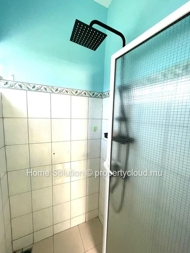 Superbe appartement 2 chambres au 1?r étage avec jardin
